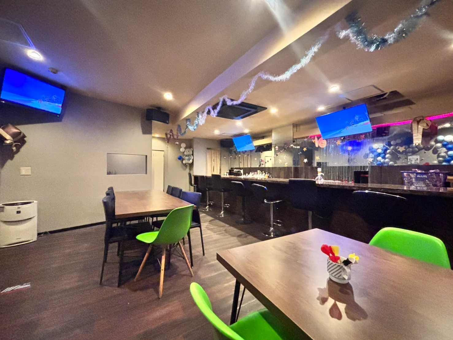 snack bar baccara（バカラ）